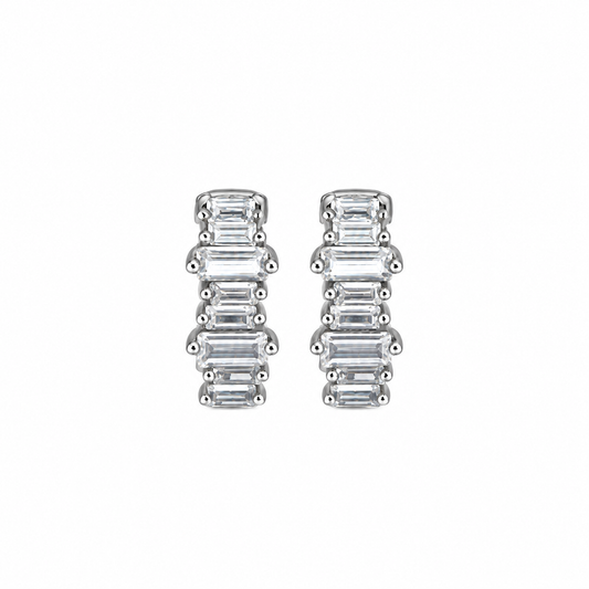 Kurze Crystal Line Zart Ohrstecker mit klaren Baguette-Zirkonia als Paar auf weissem Hintergrund